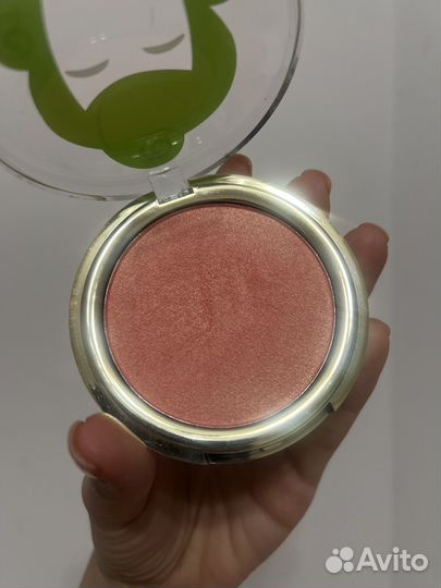 Revolution румяна