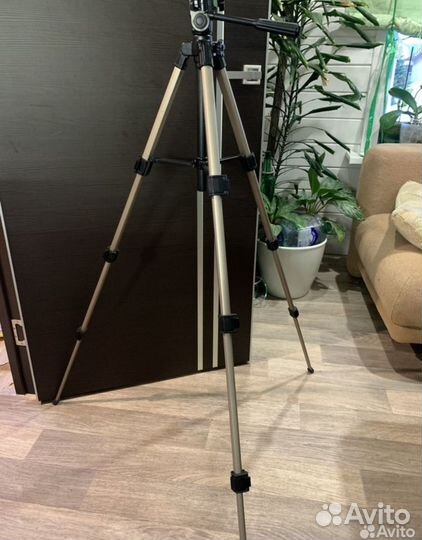 Штатив Velbon для видеокамер