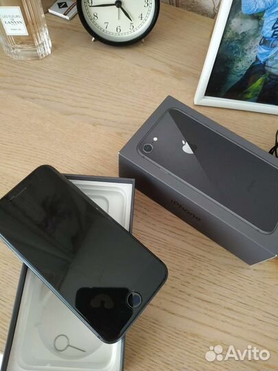 Телефон iPhone 8 64 gb