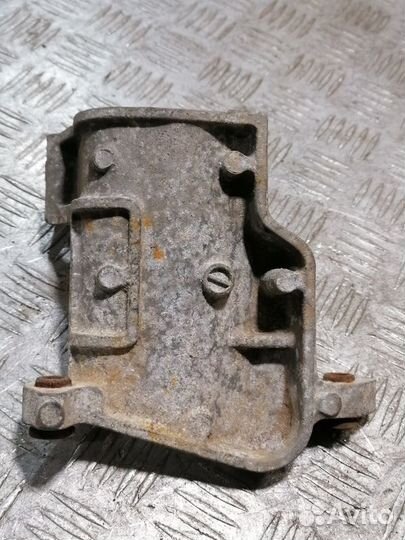 Кронштейн другой Mazda 3 BK бк