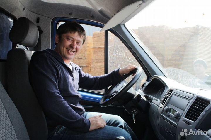 Водитель с личной газелью