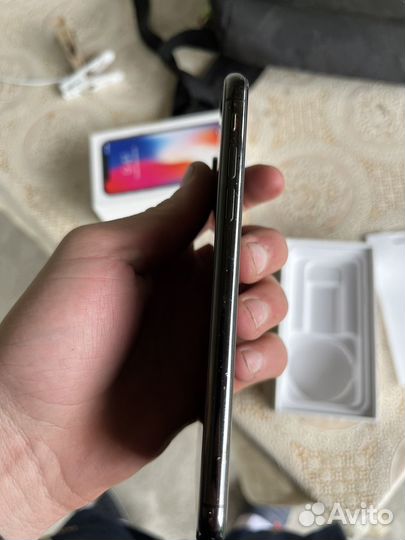 iPhone X, 64 ГБ
