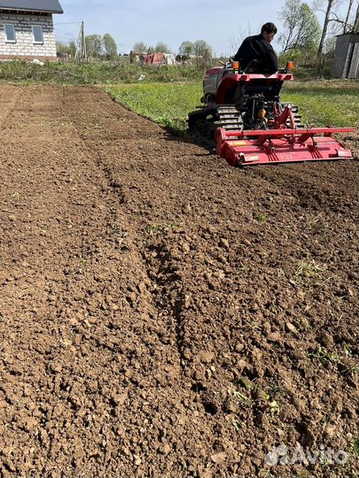 Вспашка земли мини трактором