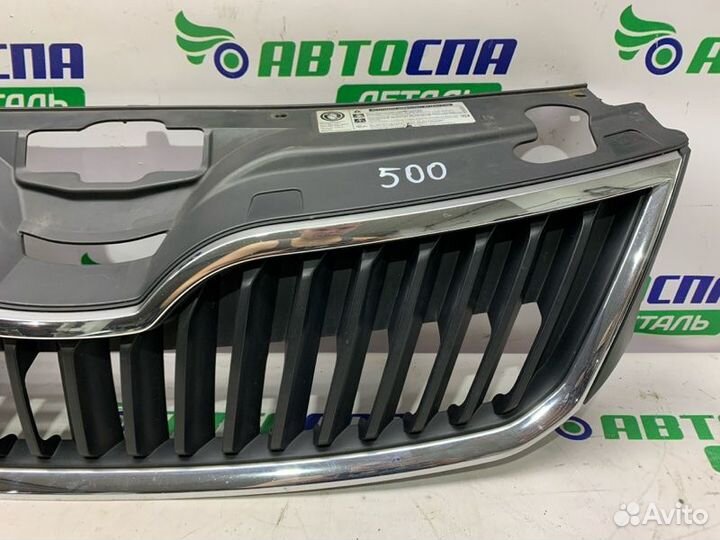 Решетка радиатора передняя Skoda Rapid cayc 2013