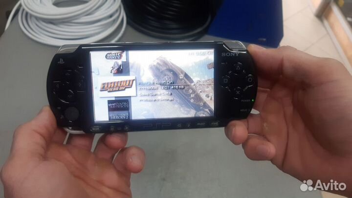 Игровая приставка Sony PSP 2000