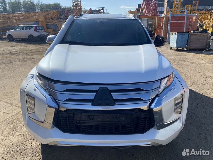 Mitsubishi Pajero Sport 2.4 AT, 2021, битый, 52 000 км