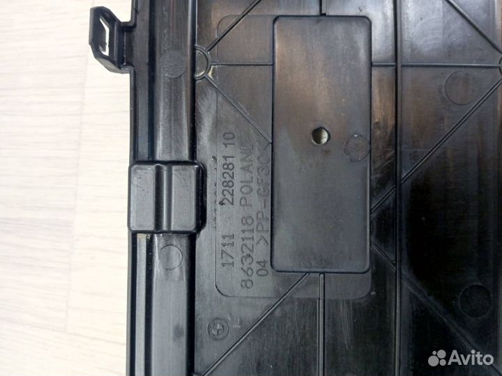 Воздуховод (дефлектор) радиатора нижний BMW 8