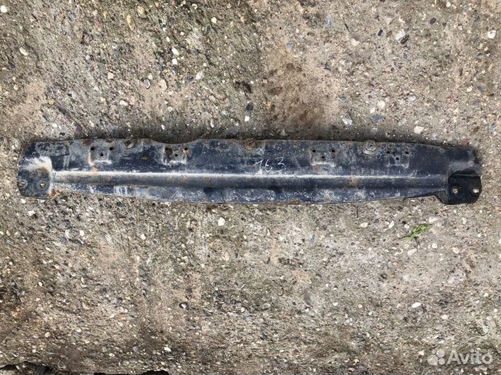 Балка подрадиаторная Audi Q7 2005 2015