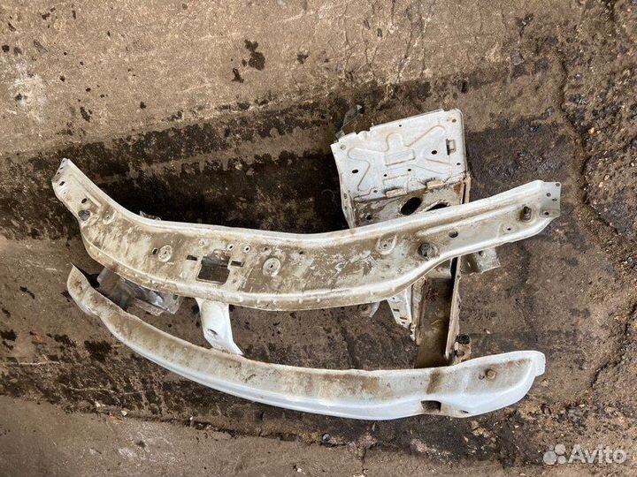 Передняя панель Renault Logan lsra K7M710 2012