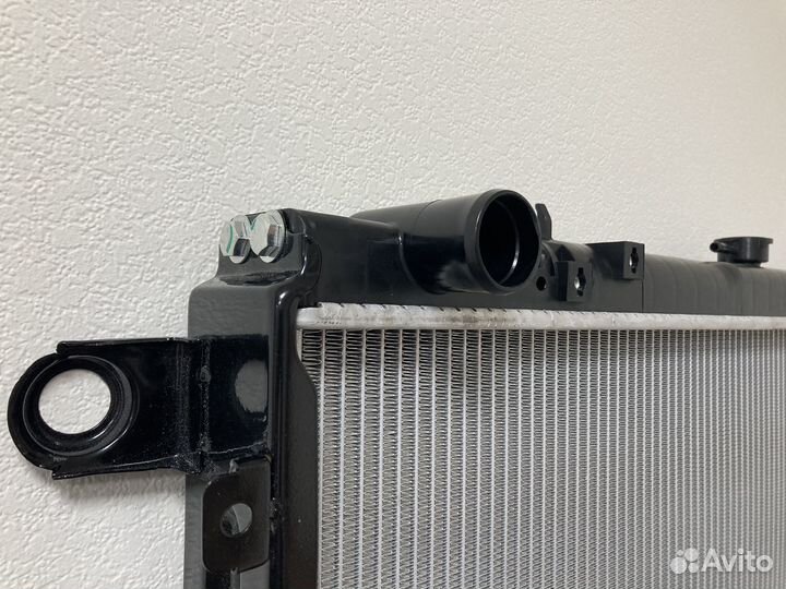 Радиатор охлаждения Тойота Лэнд Крузер 100 4.2 98