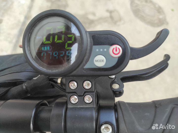 Электросамокат Ultron t108