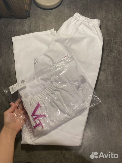 Медицинские штаны 42 новые 2 штуки
