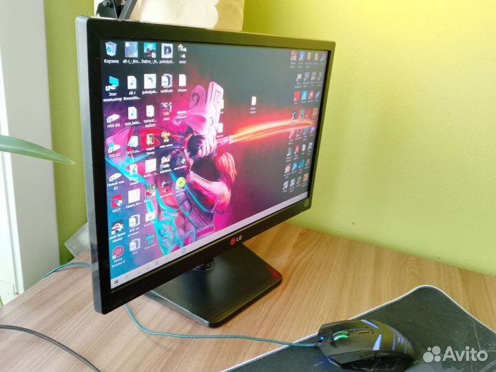 Монитор LG 19