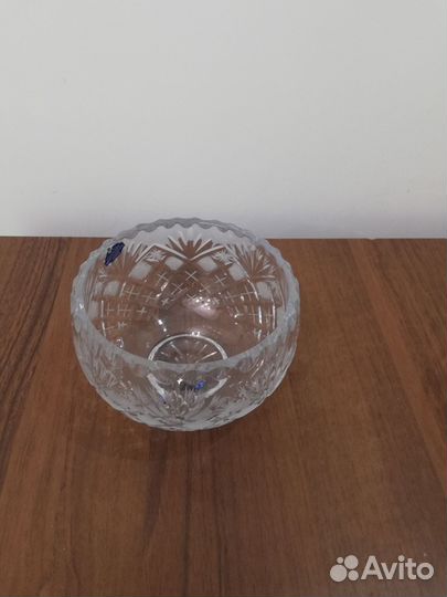 Хрустальная ваза
