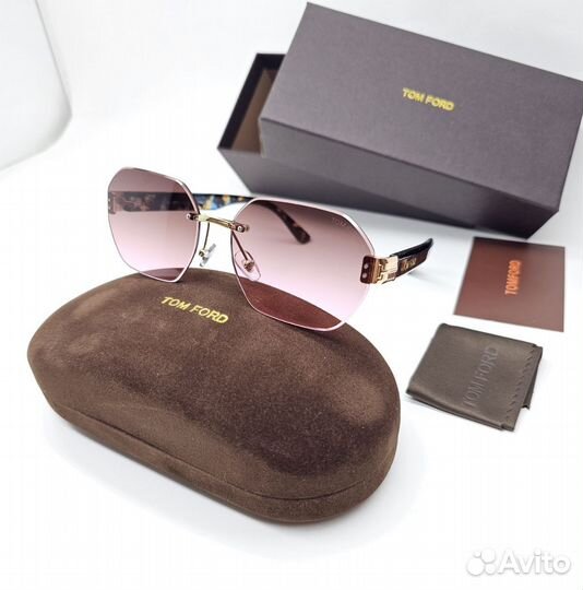 Солнцезащитные очки женские tom ford