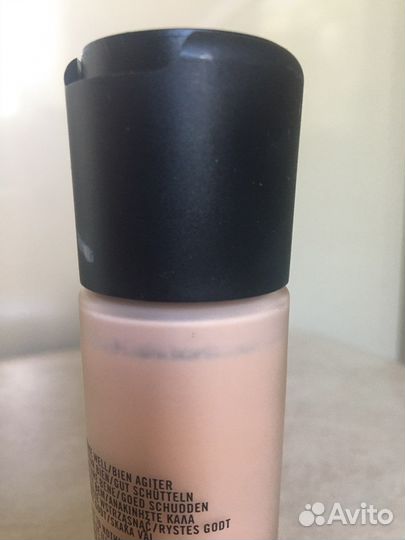 Тональный крем флюид Mac Light Next to nothing