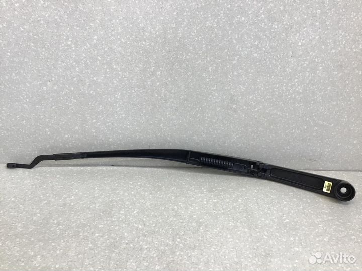 Поводок стеклоочистителя передний правый Kia Cerat