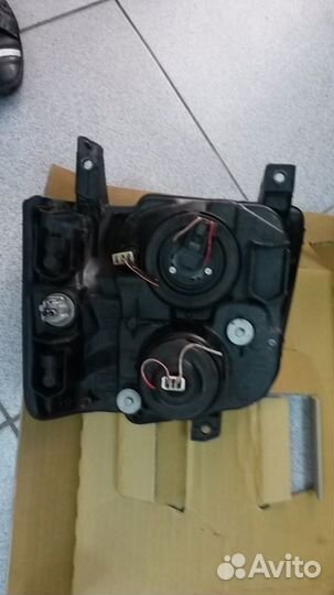 Фара левая, правая на suzuki wagon R MC21S