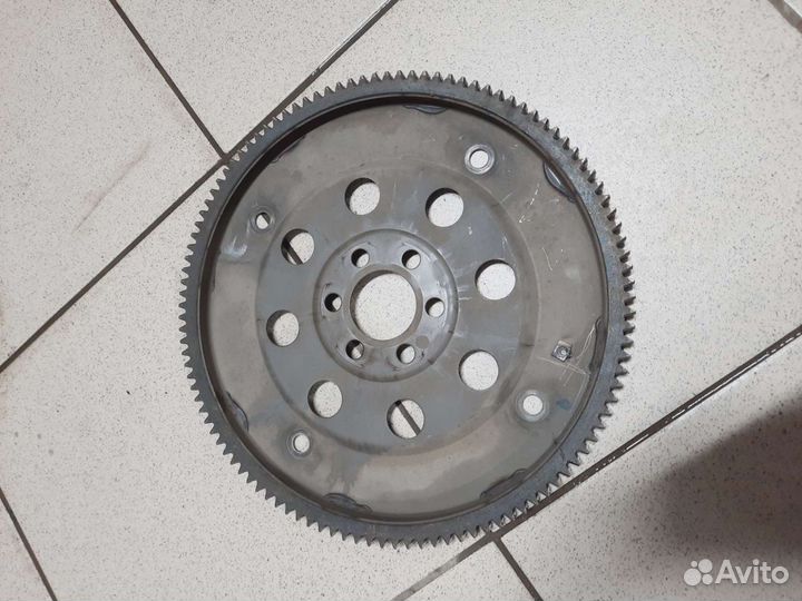 Маховик на Nissan Primera P12