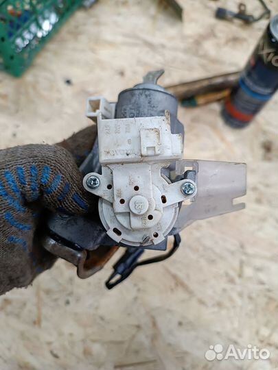 Замок зажигания Toyota Corolla 150