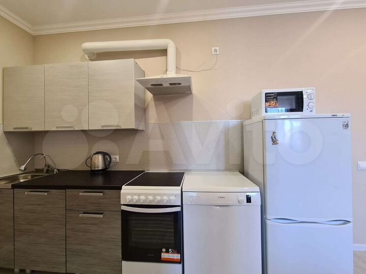 2-к. квартира, 50 м², 1/17 эт.