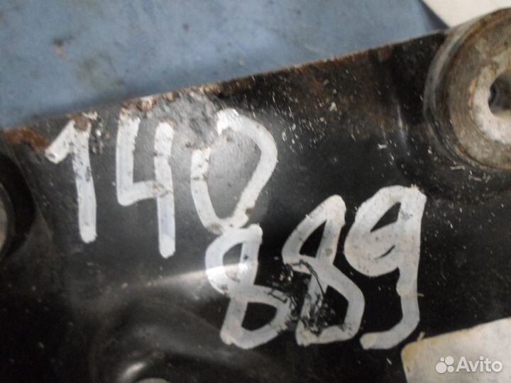 Моторчик стеклоочистителя Mitsubishi Carisma