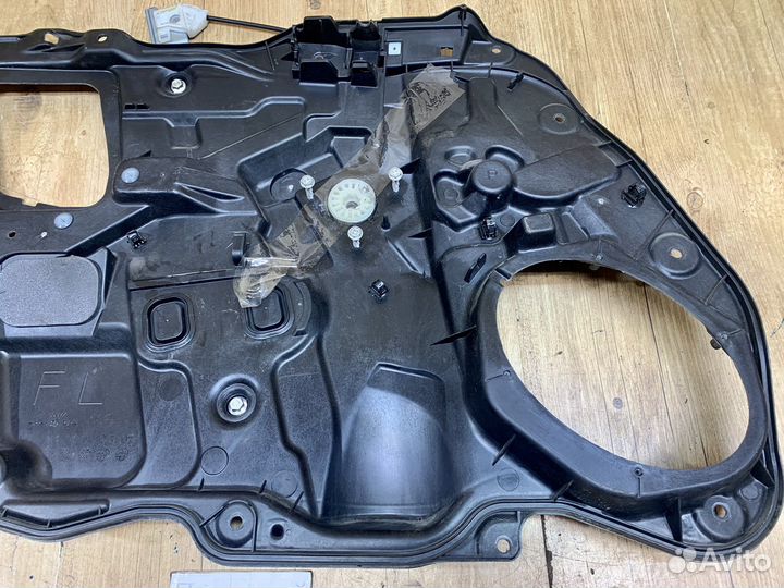 Стеклоподъемник передний левый Mazda 3 BK