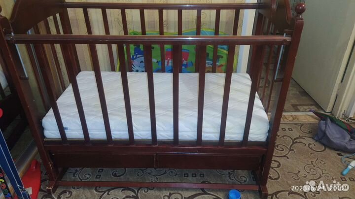 Детская кроватка