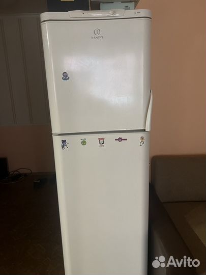 Холодильник indesit