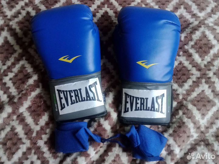 Боксерские перчатки everlast