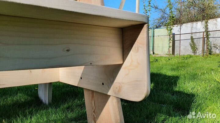 Детский столик для игровой площадки