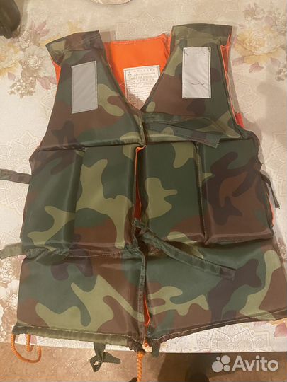 Спасательный жилет