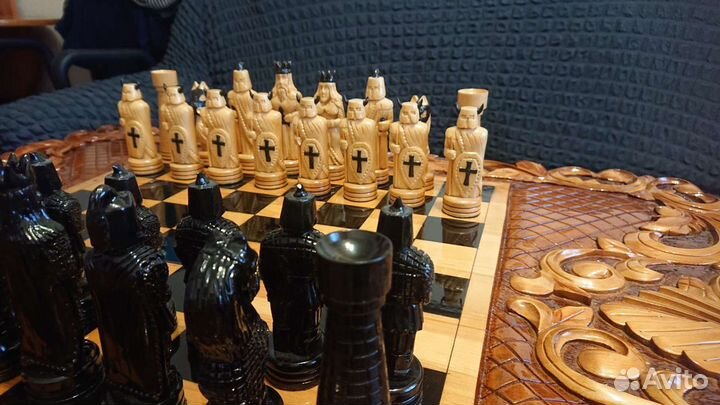 Шахматный столик