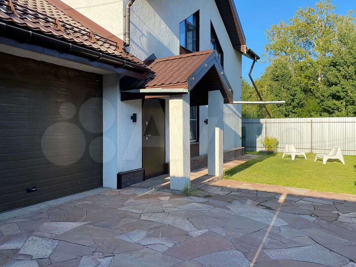 Коттедж 178 м² на участке 6 сот.