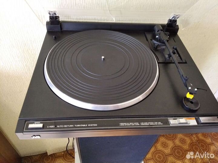 Проигрыватель винила JVC L-A120B
