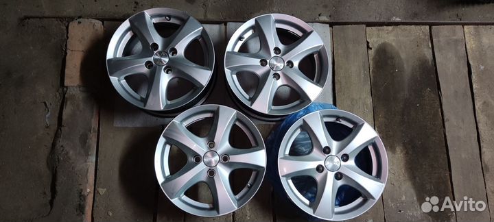 Диск R14 4x100 5,5J ET35 D67,1 Скад Уран-2 селена