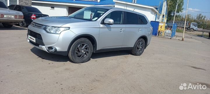 Mitsubishi Outlander 2.0 CVT, 2014, 127 937 км