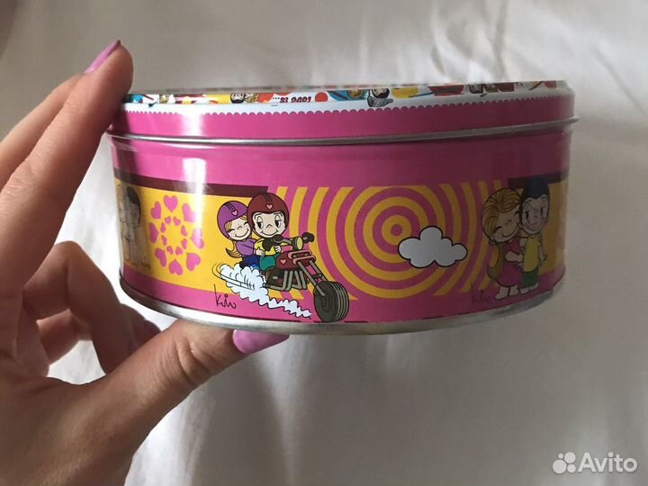 Коробка подарочная железная Love is