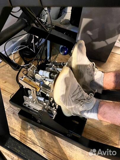 Кокпит для VR симрейсинга в сборе с пк