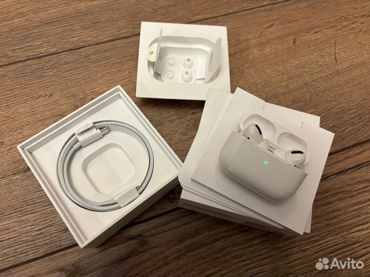 Apple AirPods Pro MagSafe