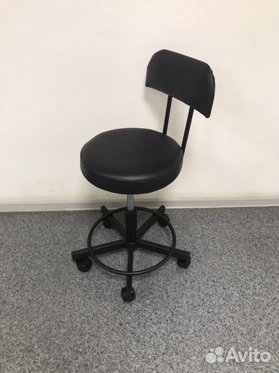 Стул Мастера Косметолога на колесах