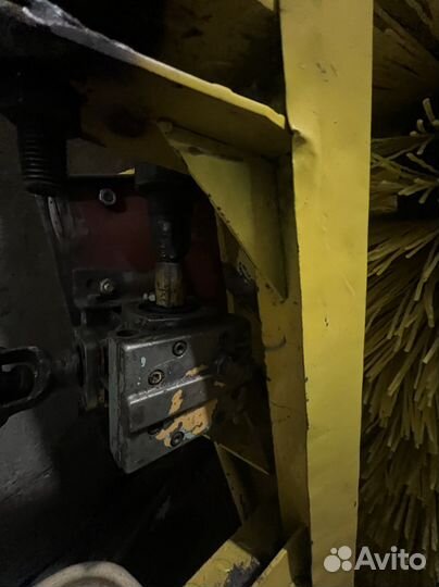 Щетка для трактора кмз