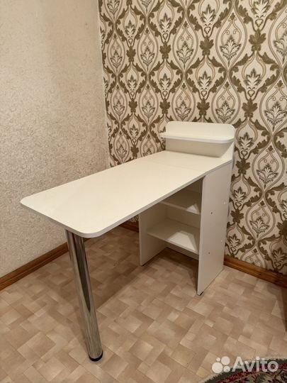 Маникюрный стол складной бу