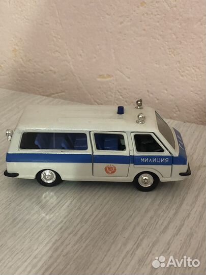 Модель автомобиля ЗИЛ 117 (1:43),Волга газ-24