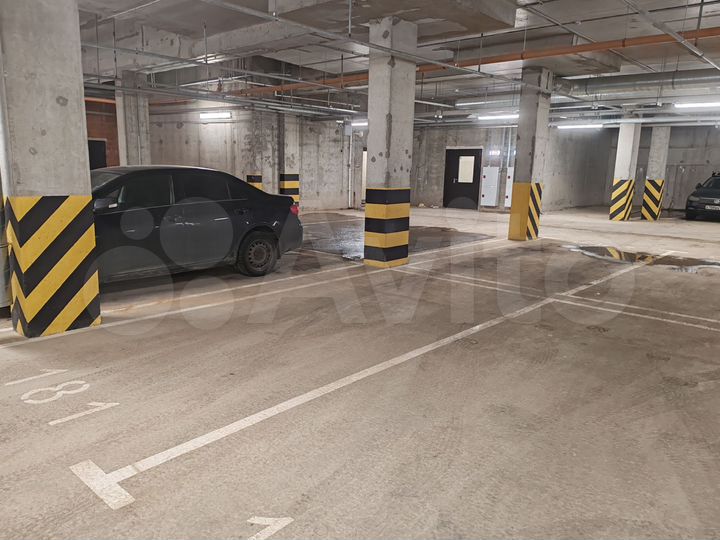 Машиноместо, 13 м²