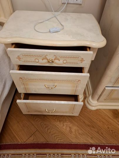 Спальный гарнитур