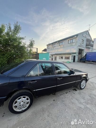 Mercedes-Benz W124 2.0 МТ, 1990, 300 000 км