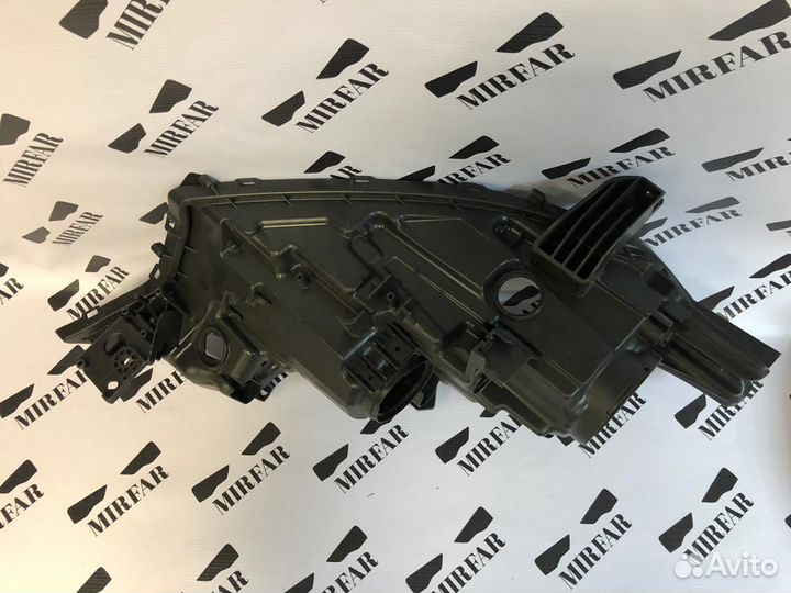 Левый корпус фары Mitsubishi Outlander III 15-18