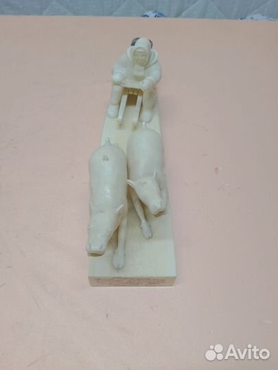 Композиция из кости