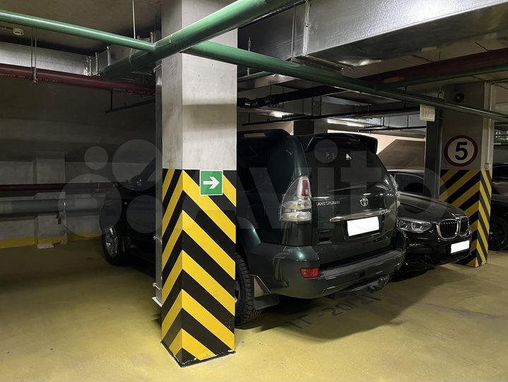 Машиноместо, 30 м²